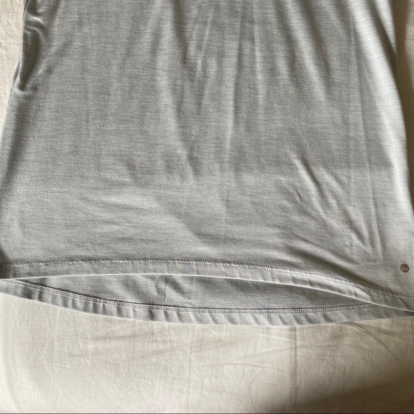 Well Calm Light Blue Yoga T-Shirt Size Small - Picture 9 of 9